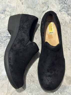 NWOT Clarks Black Slip-On Platform Loafers